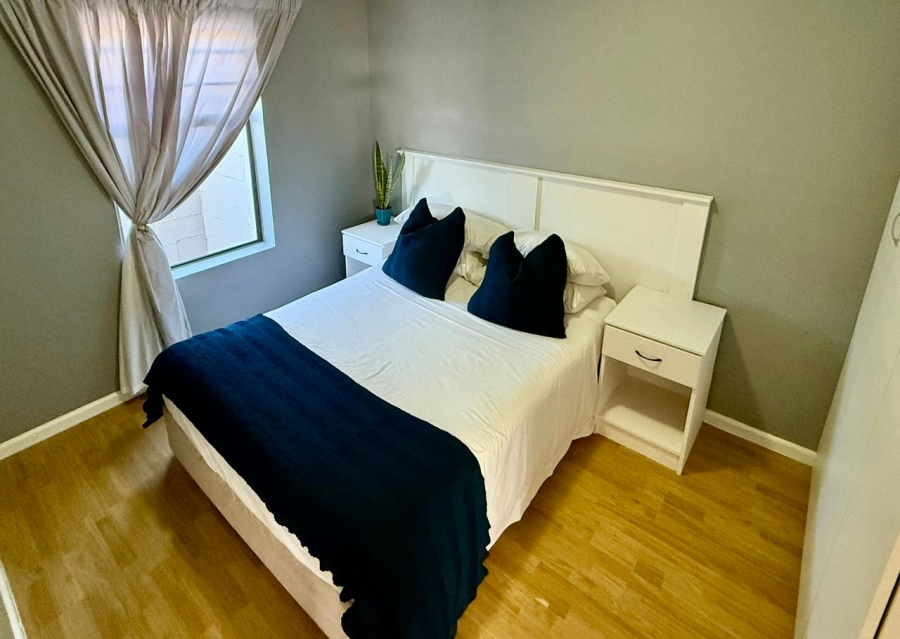 To Let 2 Bedroom Property for Rent in Country Club Western Cape